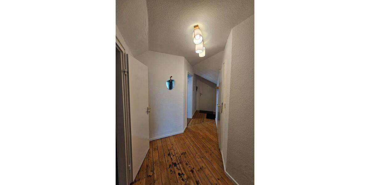 Möblierte 2,5 Zimmer-Dachgeschoss-Wohnung am Bergpark 2.5 zimmer