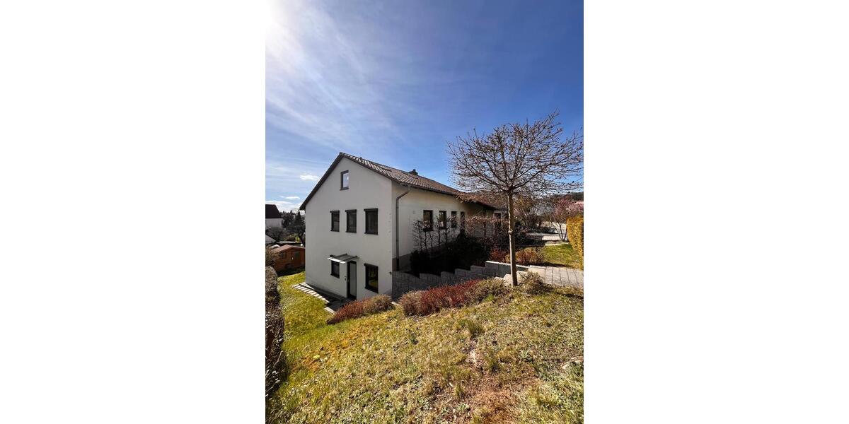 Erdgeschoßwohnung Bayreuth Meyernberg - 2 Zimmer, 83 m&sup2;, 1.120&euro; | Angebot:26701522