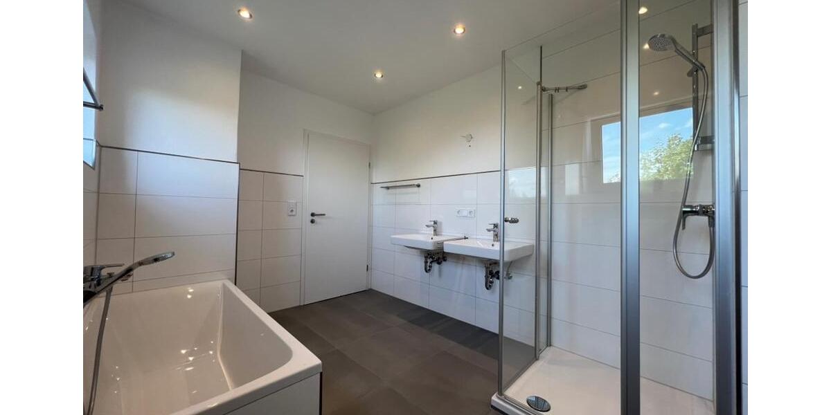 Erdgeschoßwohnung Landau an der Isar - 4 Zimmer, 105 m&sup2;, 975&euro; | Angebot:26568428