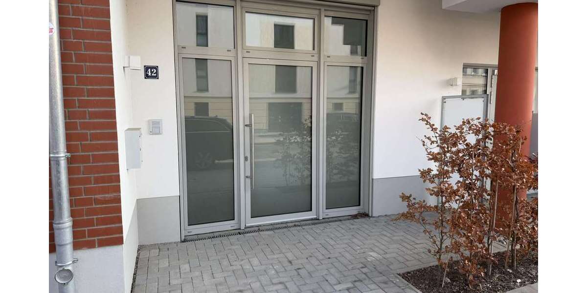 Etagenwohnung Greifswald - 4 Zimmer, 87 m&sup2;, 1.100&euro; | Angebot:25107107