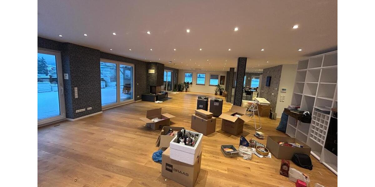 Einfamilienhaus Oberursel (Taunus) - 7 Zimmer, 375 m&sup2;, 3.950&euro; | Angebot:25098040