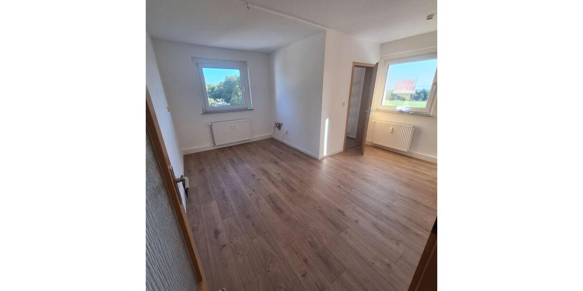 Etagenwohnung Großschirma - 3 Zimmer, 62 m&sup2;, 437&euro; | Angebot:26515941