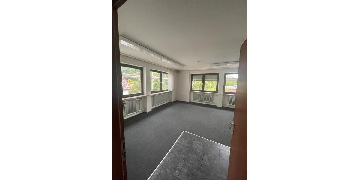 Etagenwohnung Reutlingen Reutlingen (Kernstadt) - 3.5 Zimmer, 130 m&sup2;, 1.500&euro; | Angebot:26566839