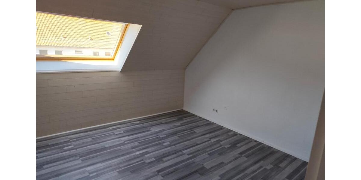 Dachgeschoßwohnung Hannover Vahrenwald-List - 3 Zimmer, 65 m&sup2;, 660&euro; | Angebot:26562581