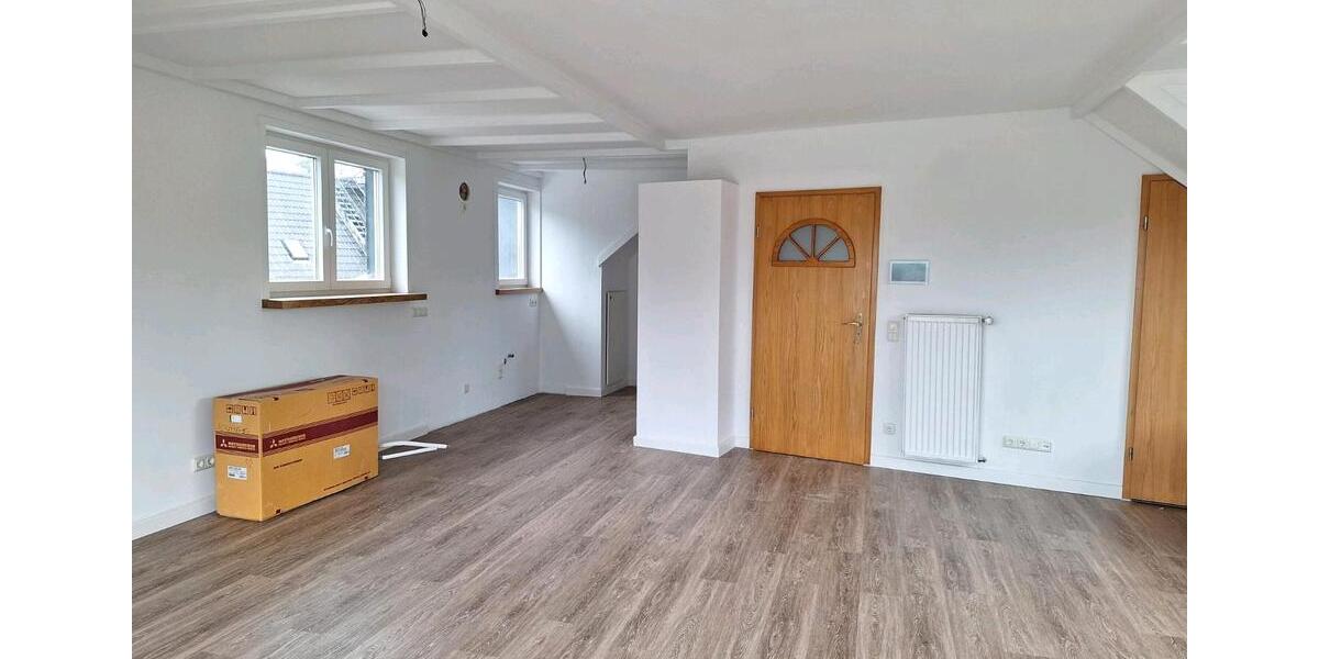 Dachgeschoßwohnung Nettetal - 1 Zimmer, 72 m&sup2;, 830&euro; | Angebot:25180569