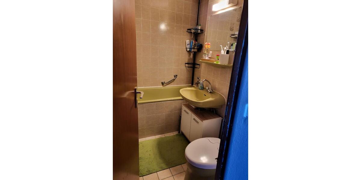 Dachgeschoßwohnung Neunkirchen - 3 Zimmer, 70 m&sup2;, 700&euro; | Angebot:25659592