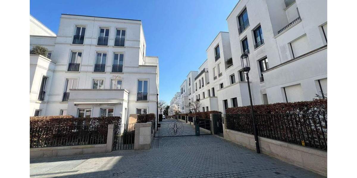 Etagenwohnung Hamburg Harvestehude - 2 Zimmer, 50 m&sup2;, 2.400&euro; | Angebot:25728007