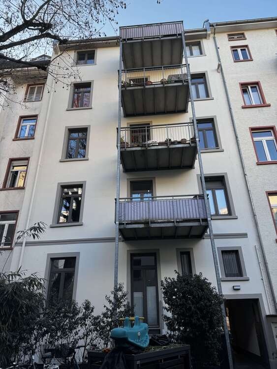 Wohnung zum Mieten in Frankfurt 2.400 € 105 m²