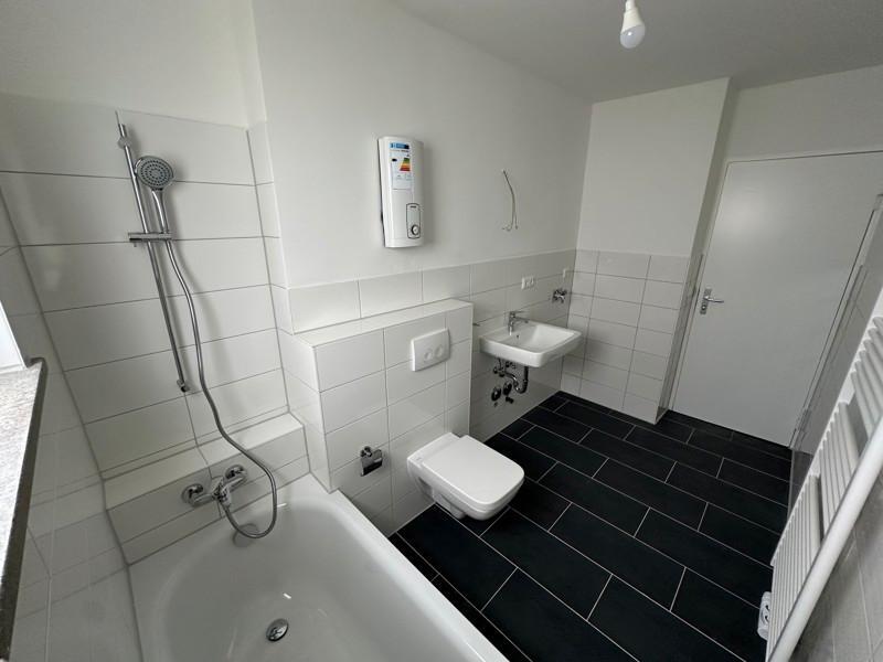 1. OG 5 Zimmer ab Ende Oktober (frisch saniert) zimmer