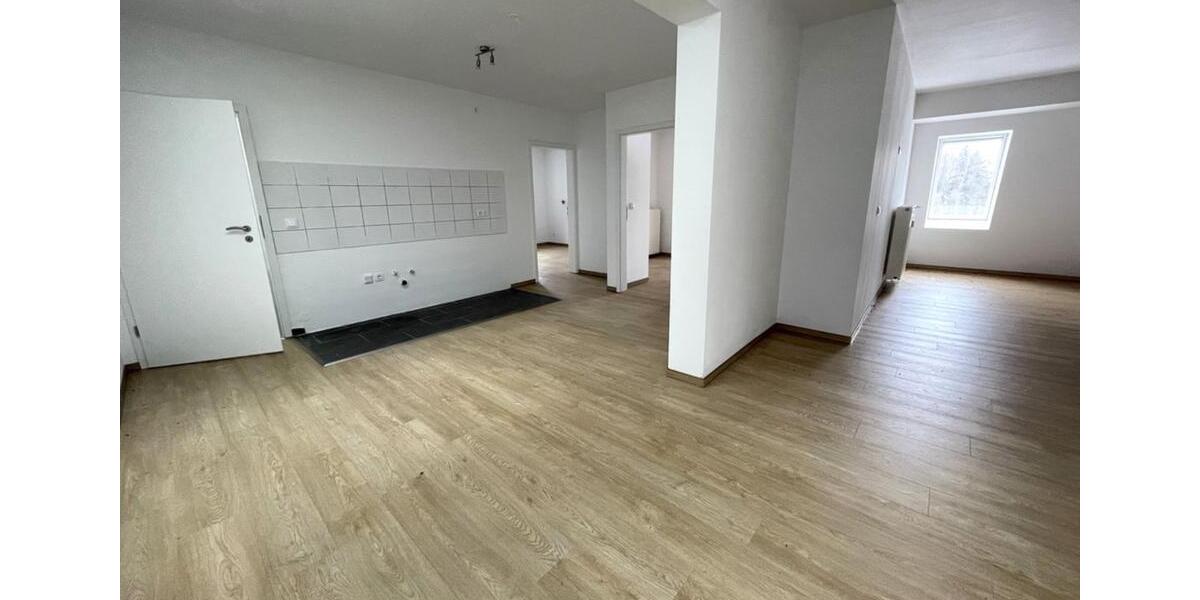 Dachgeschoßwohnung Rühen - 4 Zimmer, 81 m&sup2;, 655&euro; | Angebot:25869736