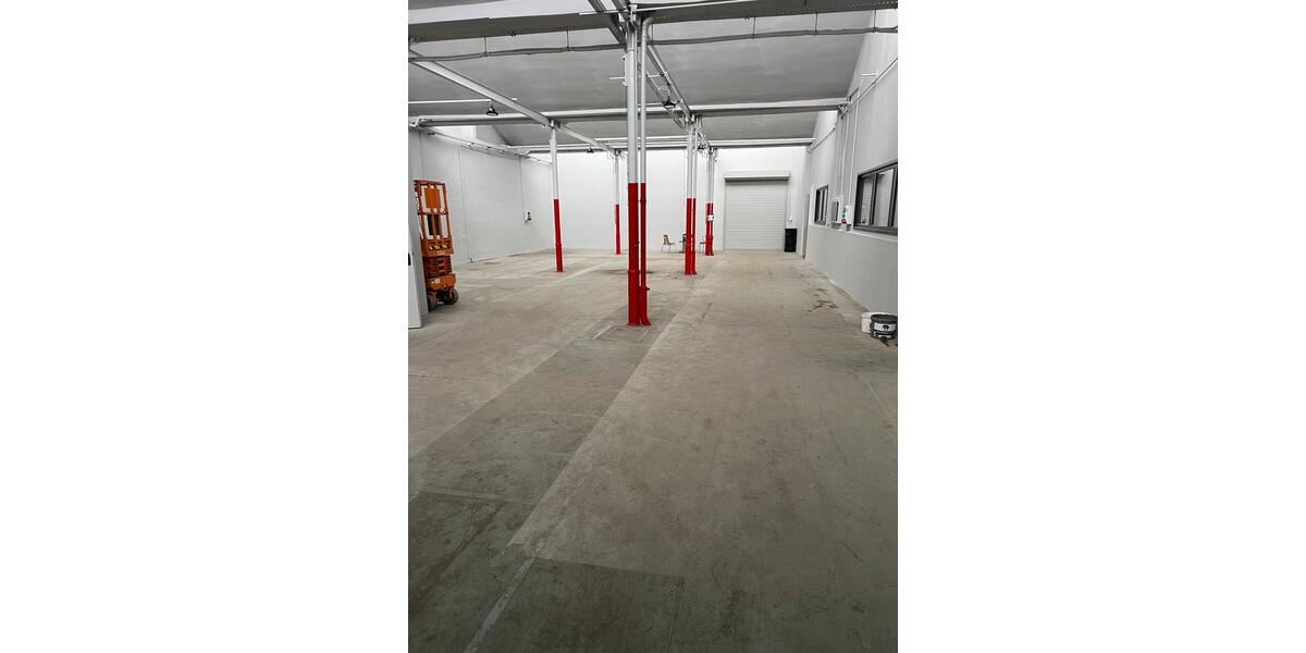 Halle zu vermieten BüroLagerWerkstattStellplatz zimmer