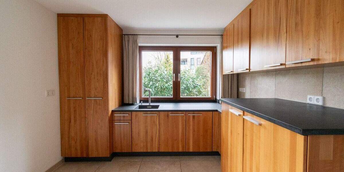 Einfamilienhaus Tettnang - 8 Zimmer, 270 m&sup2;, 2.900&euro; | Angebot:24870936