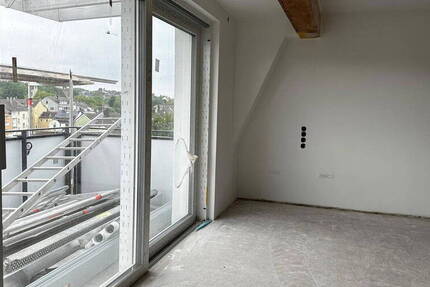 4 Zimmer-Wohnung mit Balkon, Barrierefrei, Aufzug, mit günstigen Sonnen-Energie (A+)