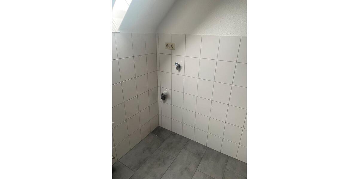 Dachgeschoßwohnung Iserlohn - 3.5 Zimmer, 80 m&sup2;, 500&euro; | Angebot:24841562