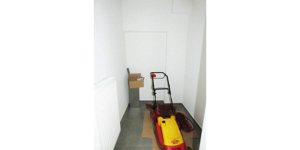 Kernsaniertes Herrenhaus mit traumhaftem Garten in bester Lage von Köln-Dünnwald 6 zimmer