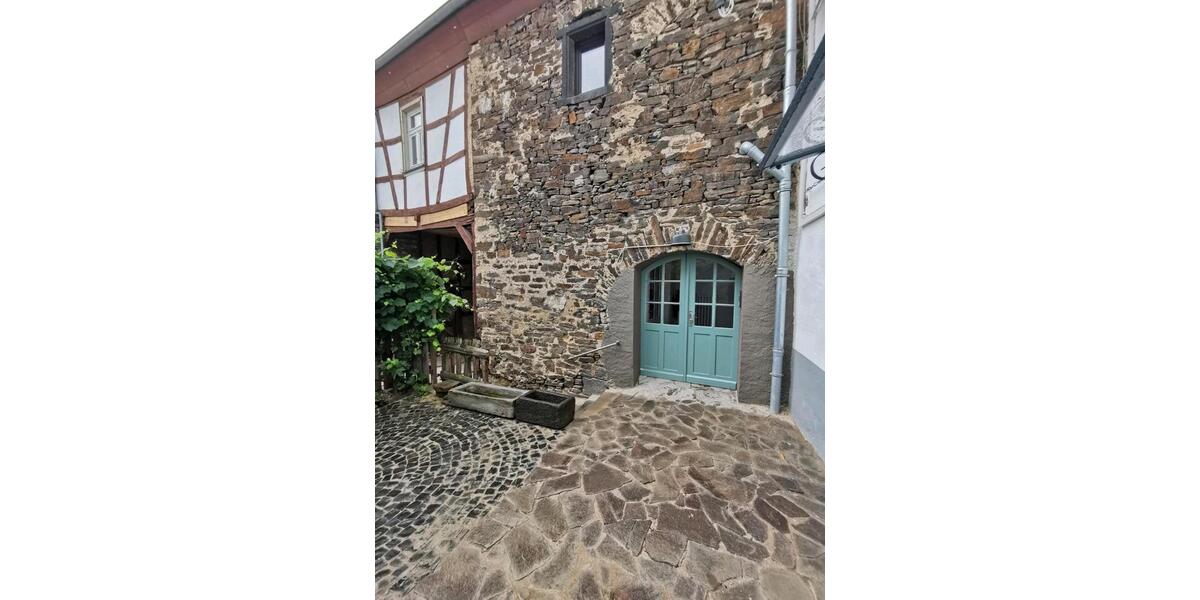 Etagenwohnung Andernach - 5 Zimmer, 111 m&sup2;, 1.000&euro; | Angebot:24748831