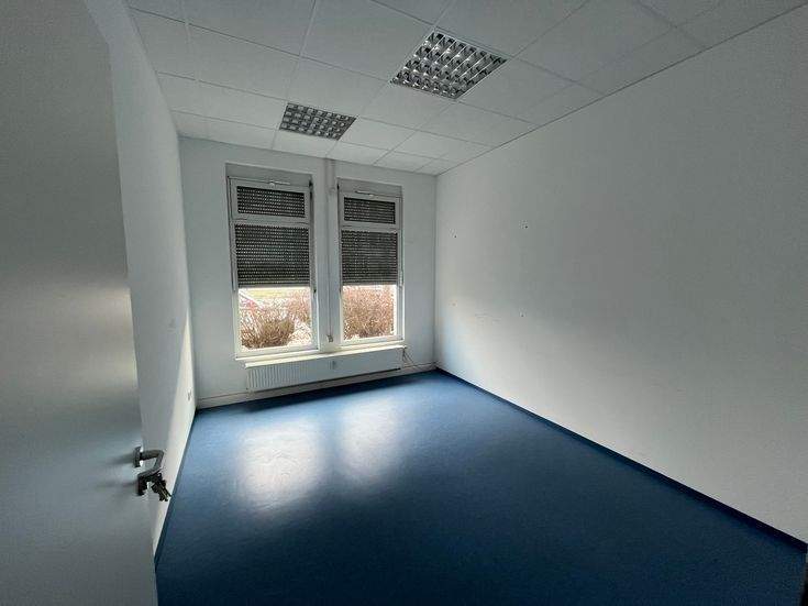 Gewerbeobjekt Nürnberg Gibitzenhof - 3 Zimmer, 152 m&sup2;, 1.520&euro; | Angebot:25037935