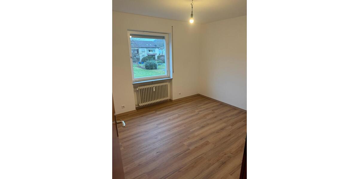 Etagenwohnung Lauchringen - 3 Zimmer, 82 m&sup2;, 950&euro; | Angebot:24431624