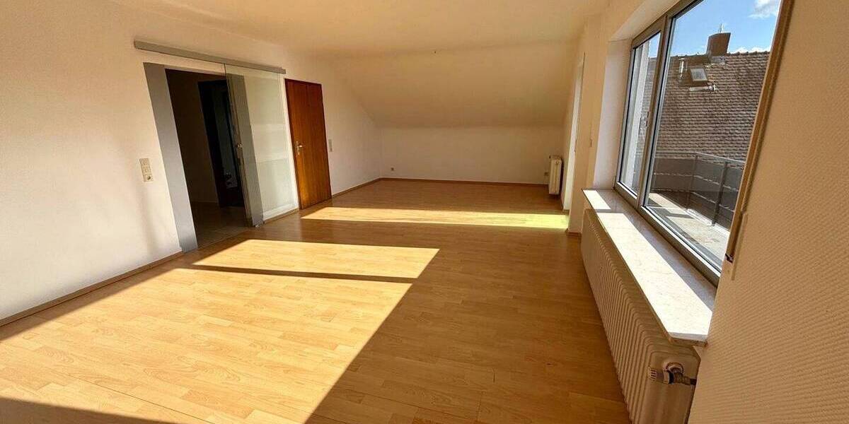 großzügige Dachgeschosswohnung in Urberach 3 zimmer