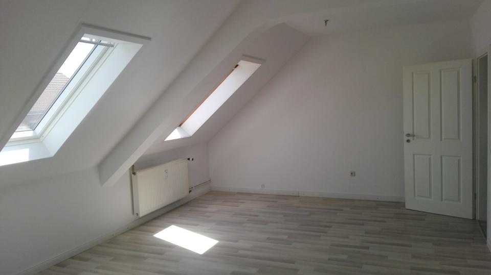 Dachgeschoßwohnung Bad Nenndorf - 3 Zimmer, 90 m&sup2;, 685&euro; | Angebot:25325315