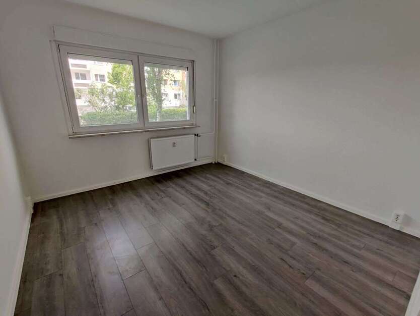 Wohnung zum Mieten in Halle 440 € 49.5 m²