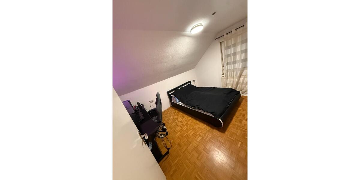 Dachgeschoßwohnung Tuttlingen - 3 Zimmer, 65 m&sup2;, 650&euro; | Angebot:24702885