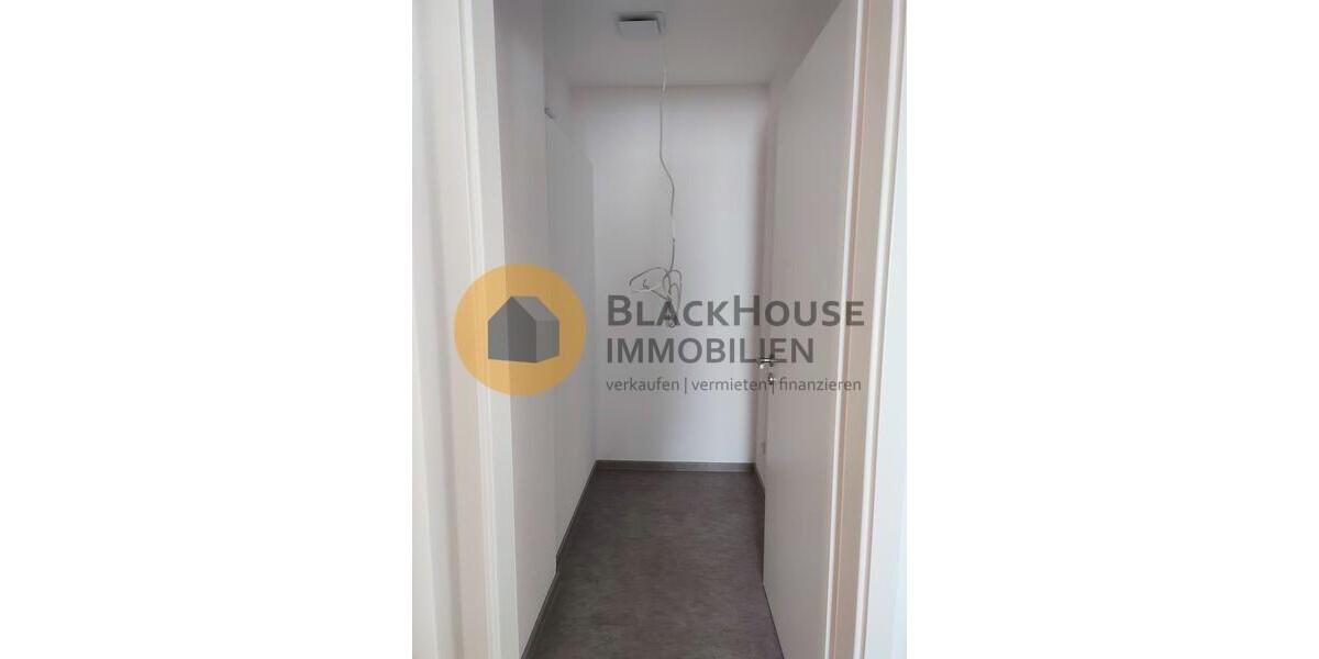 Dachgeschoßwohnung Ingolstadt Südost - 6 Zimmer, 187 m&sup2;, 2.400&euro; | Angebot:24494397