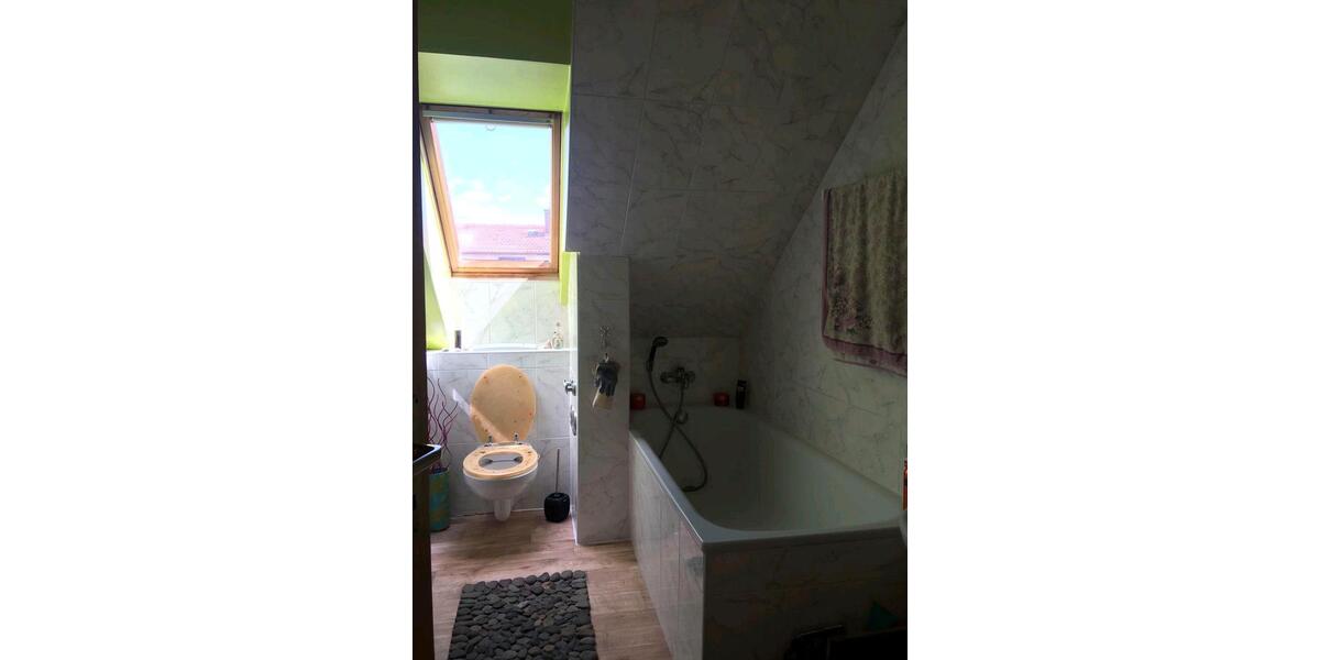 Dachgeschoßwohnung Arnstadt - 3 Zimmer, 76 m&sup2;, 900&euro; | Angebot:26003411