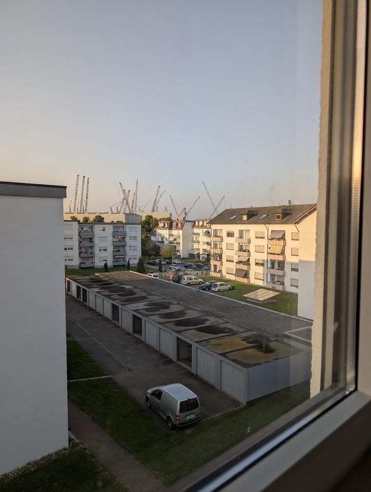 Erstbezug nach Sanierung mit Balkon: Schöne 2,5-Zimmer DG-Wohnung