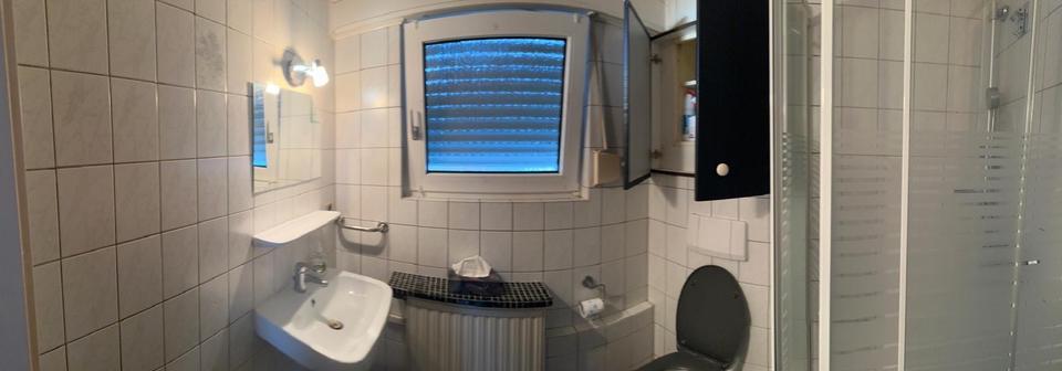 Altbau-Obergeschoss-Wohnung mit Balkon & Einbauküche zu SOFORT!!! 4 zimmer