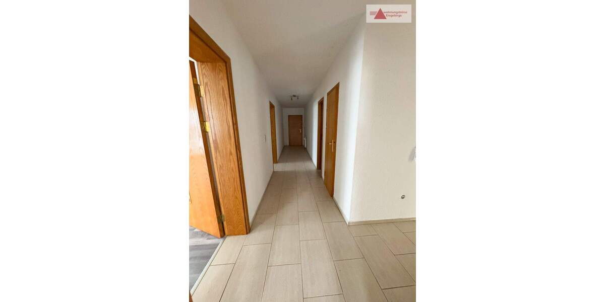 4-Raum-Wohnung mit großem Balkon in Bernsbach zu vermieten 4 zimmer