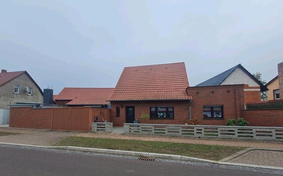 Einfamilienhaus Genthin - 4 Zimmer, 120 m&sup2;, 1.400&euro; | Angebot:25375688