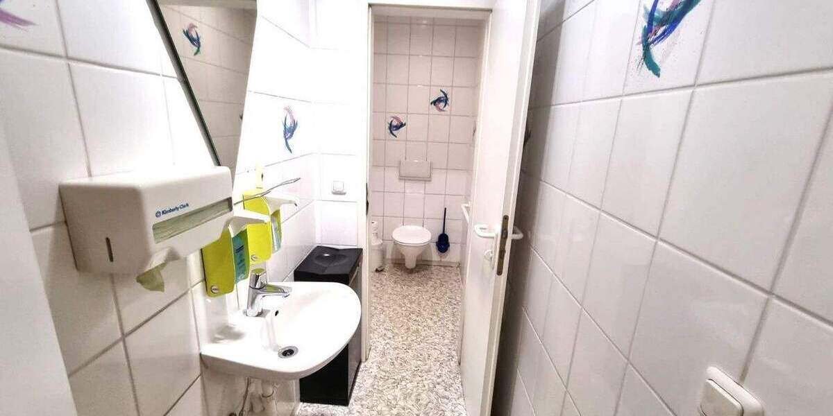 Gewerbeobjekt Amberg - 6 Zimmer, 1.700&euro; | Angebot:24905896