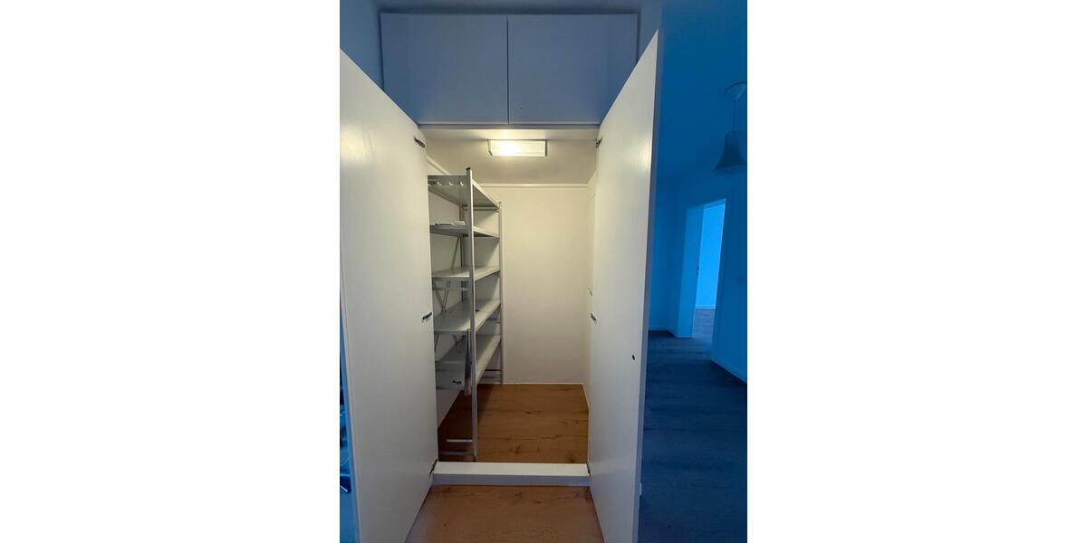 Dachgeschoßwohnung Bonn Bad Godesberg - 4.5 Zimmer, 98 m&sup2;, 1.900&euro; | Angebot:24678768