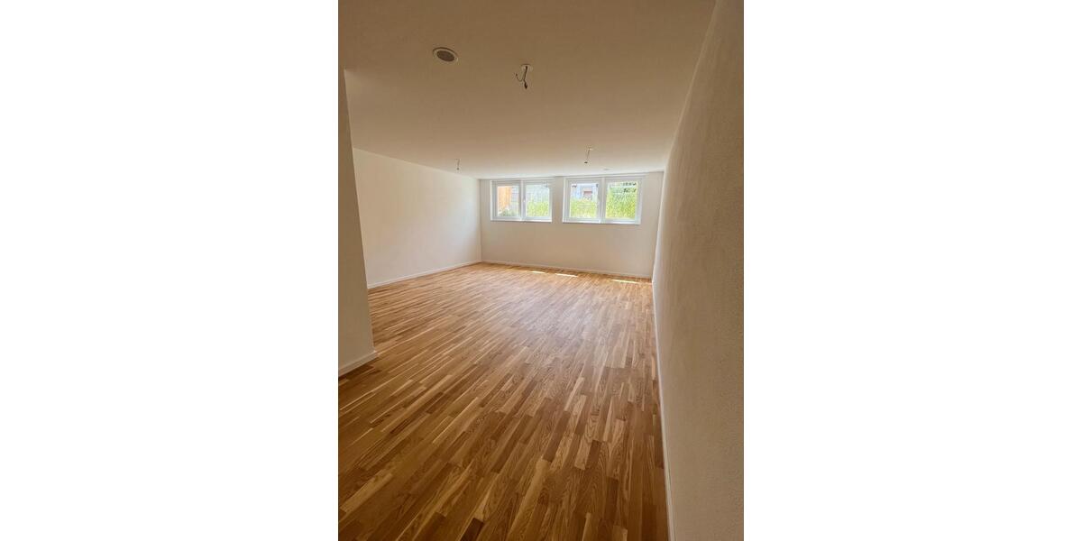 Reihenhaus Gröbenzell - 5 Zimmer, 150 m&sup2;, 2.800&euro; | Angebot:25512572