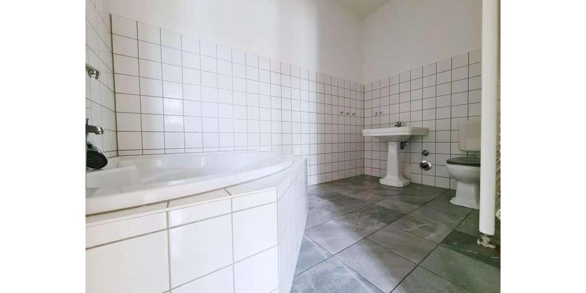 Etagenwohnung Köthen (Anhalt) - 3 Zimmer, 84 m&sup2;, 595&euro; | Angebot:25977962