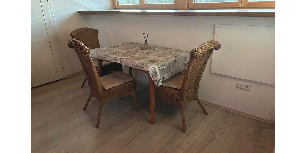 Dachgeschoßwohnung Tann - 2 Zimmer, 700&euro; | Angebot:23599750