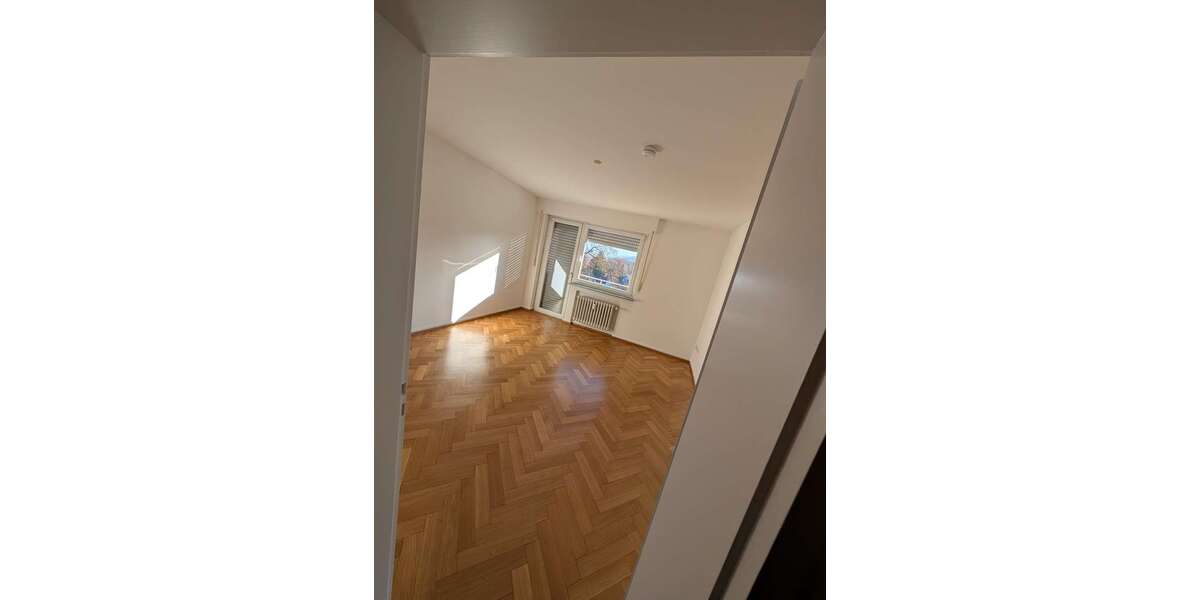 Etagenwohnung Baden-Baden Baden - 3 Zimmer, 90 m&sup2;, 1.100&euro; | Angebot:25079291