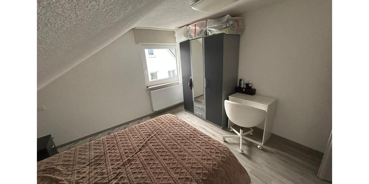 Dachgeschoßwohnung Gingen an der Fils - 3 Zimmer, 58 m&sup2;, 770&euro; | Angebot:25887904