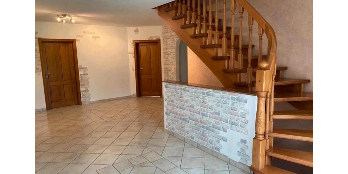 Dachgeschoßwohnung Friesoythe - 5 Zimmer, 160 m&sup2;, 1.450&euro; | Angebot:26499206