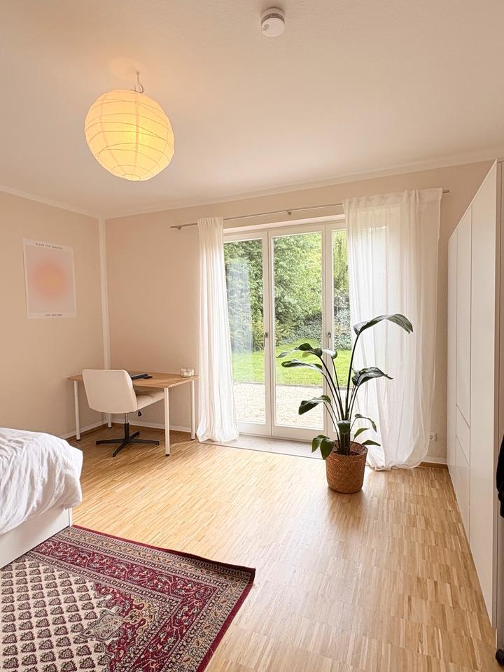 Sonniges Zimmer im Weimarer Süden