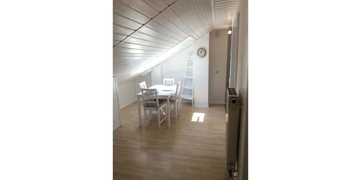 Dachgeschoßwohnung Tuntenhausen - 1.5 Zimmer, 30 m&sup2;, 880&euro; | Angebot:25046920