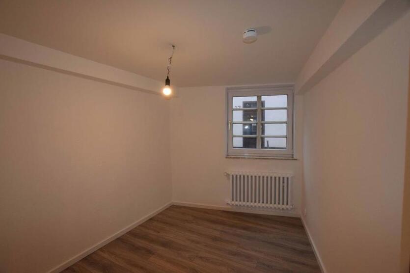 +++ Ich wurde renoviert! Charmante 4-Raumwohnung über 2 Etagen mit Tageslichtbad +++ zimmer