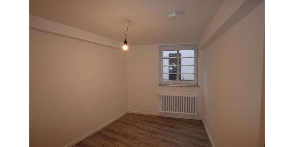 Erdgeschoßwohnung Hameln - 4 Zimmer, 145 m&sup2;, 1.015&euro; | Angebot:22598294