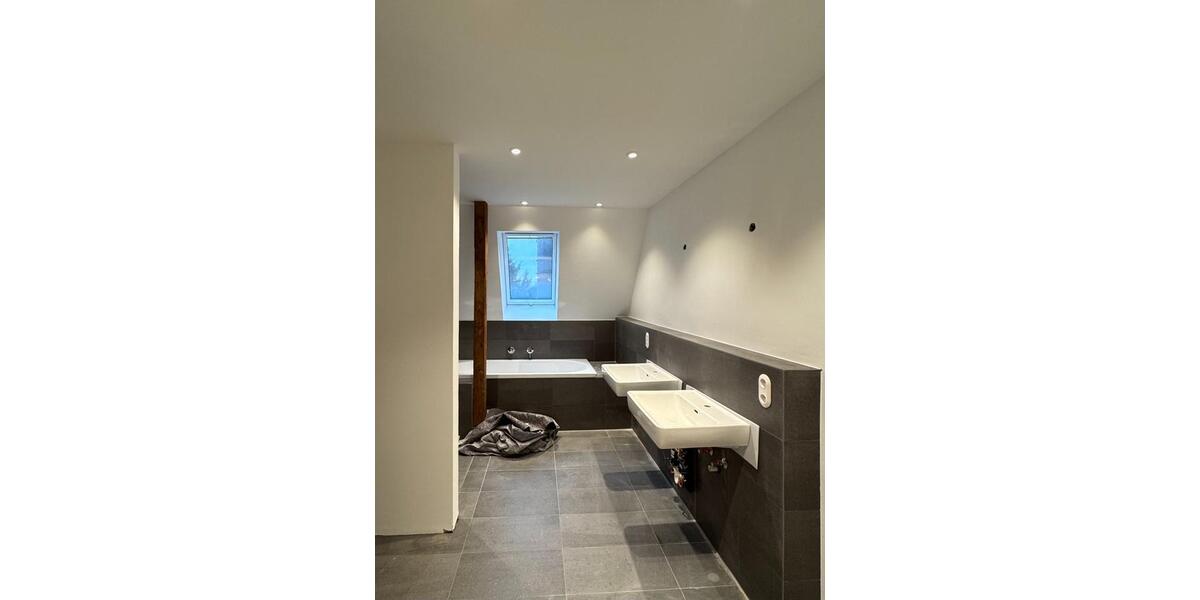 Dachgeschoßwohnung Ravensburg - 5 Zimmer, 153 m&sup2;, 2.475&euro; | Angebot:25851468