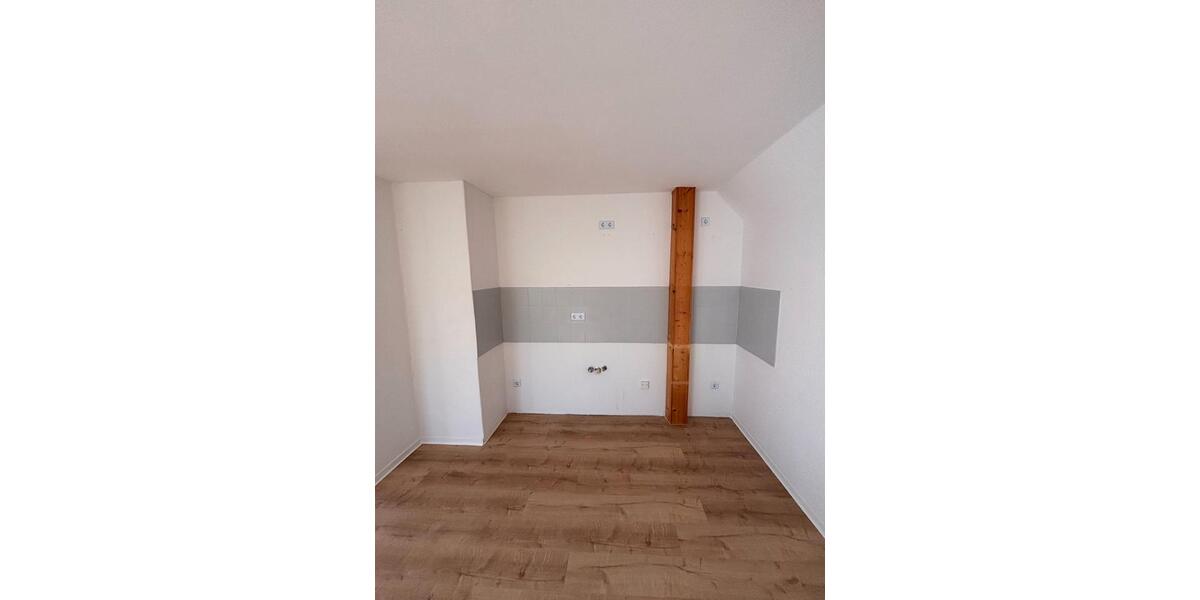 Dachgeschoßwohnung Nieheim - 1 Zimmer, 42 m&sup2;, 300&euro; | Angebot:26278487
