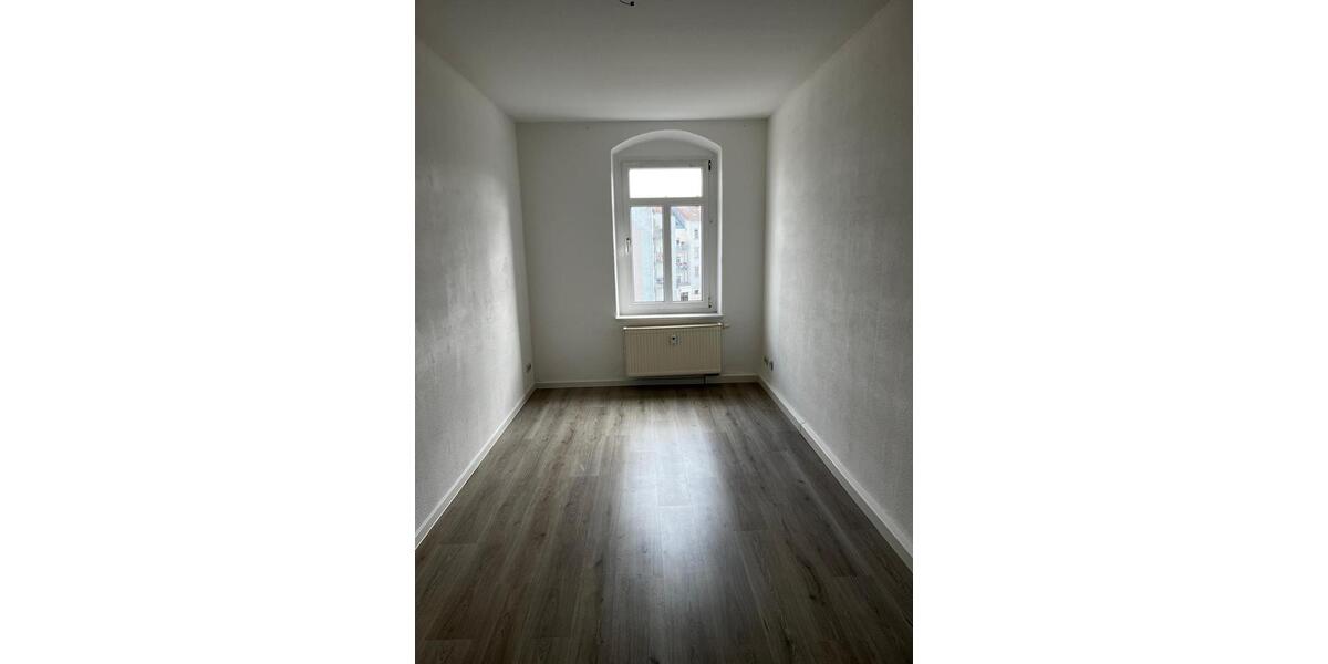 Etagenwohnung Riesa - 3 Zimmer, 73 m&sup2;, 437&euro; | Angebot:25646457