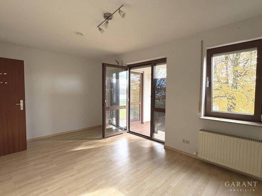 Großzügiges Haus mit zwei Garagen! 6 zimmer