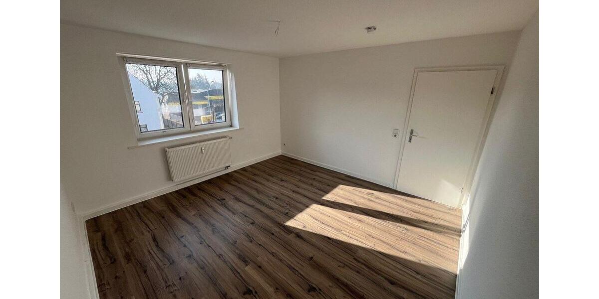 Etagenwohnung Glauchau - 3 Zimmer, 61 m&sup2;, 360&euro; | Angebot:26008277