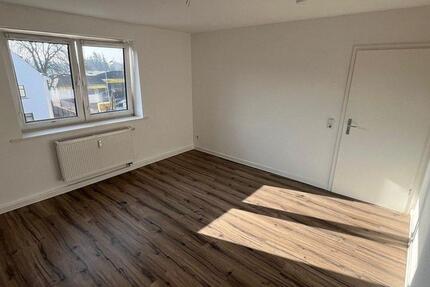 Wohnung Glauchau - 3 Zimmer, 61 m&sup2;, 360&euro; | Angebot:26008277